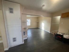 319 W 14th St in Scottsbluff, NE - Building Photo - Building Photo