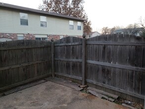 27 Park Charles Boulevard South, Unit B in St. Peters, MO - Building Photo - Building Photo