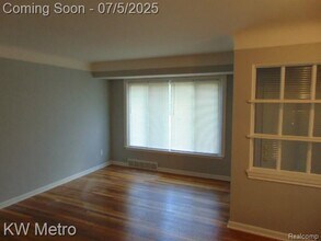 20601 Olympia in Redford, MI - Foto de edificio - Building Photo