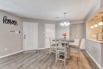 2402 Sycamore Ave in Huntsville, TX - Building Photo - Building Photo