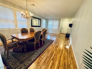 5553 Fairmeade Way in Las Vegas, NV - Building Photo - Building Photo