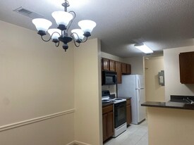 120 Louise St, Unit Apt 6 in Swainsboro, GA - Building Photo