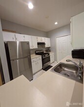 6071 Cedar Ct in South Brunswick, NJ - Building Photo - Building Photo