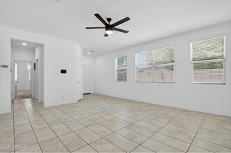 23700 W Watkins St in Buckeye, AZ - Foto de edificio - Building Photo