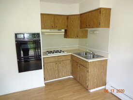 240 W Quincy St, Unit D Apartamentos