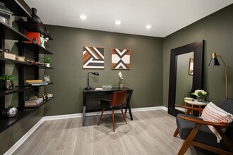Central Park East in Arlington Heights, IL - Building Photo - Building Photo