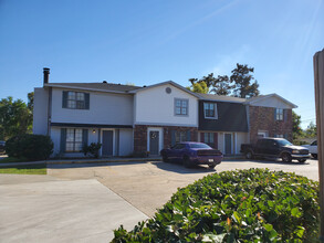 Parkwood Townhomes and Apartments in West Monroe, LA - Foto de edificio - Building Photo