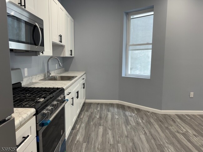 155 Clifton Ave in Newark, NJ - Building Photo - Building Photo