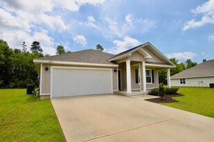 6817 Interlachen Ln in Laurel Hill, FL - Building Photo
