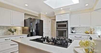 2322 233rd Ave NE in Sammamish, WA - Building Photo - Building Photo