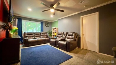 7 Lake Ave in East Brunswick, NJ - Building Photo - Building Photo