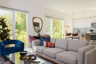 The Mansion in Sacramento, CA - Building Photo - Building Photo