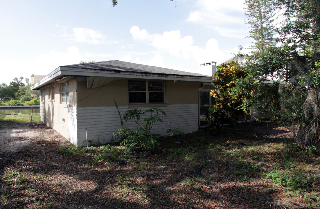 1140 Sylvan Dr in Sarasota, FL - Building Photo