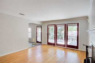 942 Bridget Dr in Dallas, TX - Building Photo - Building Photo