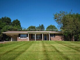 1005 Francis Rd in Knoxville, TN - Building Photo