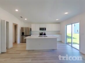 7843 Greatford Wy in Jacksonville, FL - Foto de edificio - Building Photo