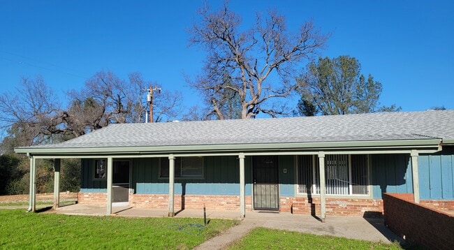 20522 Old 44 Dr in Redding, CA - Foto de edificio - Building Photo