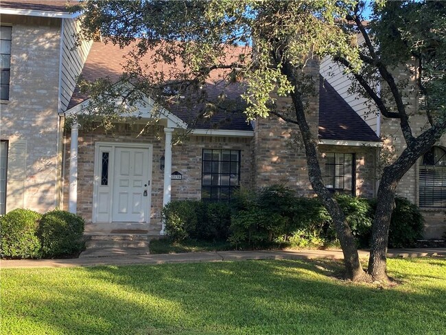 7135 Chimney Corners in Austin, TX - Building Photo - Building Photo