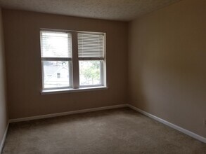 869 W 35th St in Norfolk, VA - Building Photo - Building Photo
