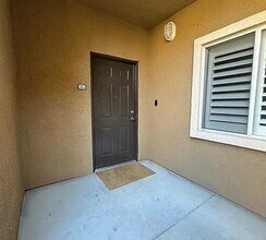 501 Gibson Dr, Unit #1014 in Roseville, CA - Foto de edificio - Building Photo