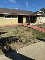 161 Teasdale St in Thousand Oaks, CA - Building Photo