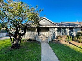 162 Dressen in Kyle, TX - Building Photo