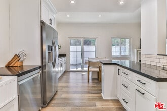 4204 Flintlock Ln in Westlake Village, CA - Building Photo - Building Photo