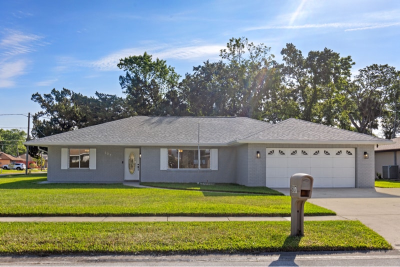 807 Scrub Oak St in South Daytona, FL - Building Photo