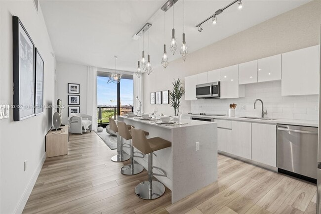 101 Diplomat Pkwy, Unit 1405 in Hallandale Beach, FL - Building Photo - Building Photo