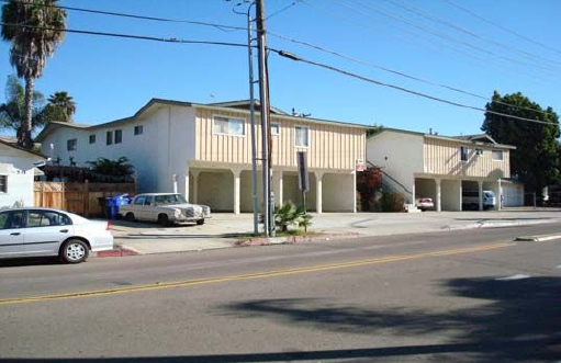 4501 54th St in San Diego, CA - Foto de edificio - Building Photo