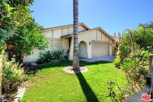 20036 Strathern St in Los Angeles, CA - Building Photo