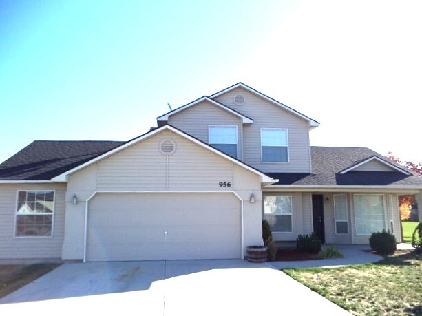 property at 956 S Wild Yucca Ave