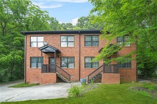 545 Elmwood Rd NW in Atlanta, GA - Building Photo