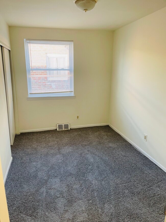 7958 Langdon St, Unit 2 in Philadelphia, PA - Building Photo - Building Photo