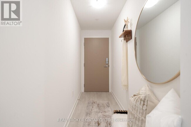 1 Quarrington Lane in North York, ON - Building Photo - Building Photo