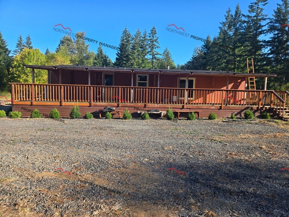 496 W Avery Rd in Winlock, WA - Building Photo