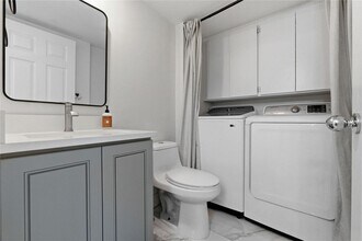 1017 10th St in West Palm Beach, FL - Foto de edificio - Building Photo