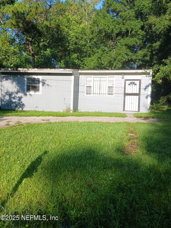 property at 5718 Hollyhock Rd