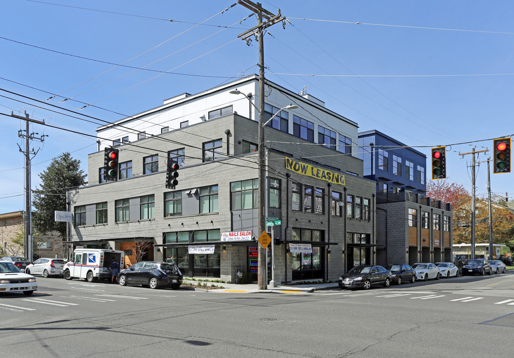 Fauntleroy Apartments in Seattle, WA - Building Photo