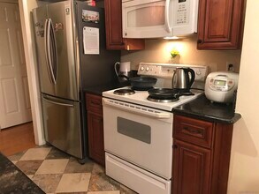 355 S Madison Ave-Unit -217 in Pasadena, CA - Building Photo - Building Photo