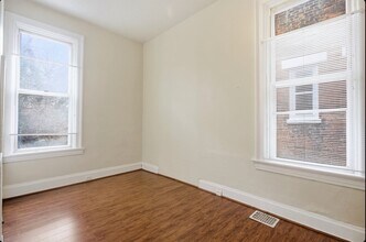 122 E University Ave in Cincinnati, OH - Building Photo - Building Photo