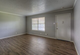 The Landing at Everhart in Corpus Christi, TX - Building Photo - Interior Photo