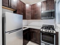 85 Van Reypen Street in Jersey City, NJ - Building Photo - Building Photo