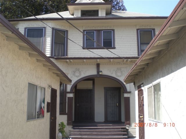 156 E 35th St in Los Angeles, CA - Building Photo - Building Photo