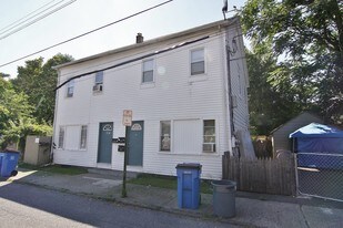 38 Van Deusen St in Kingston, NY - Building Photo