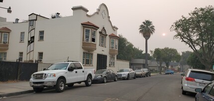 18 W 8th St in Tracy, CA - Foto de edificio - Building Photo