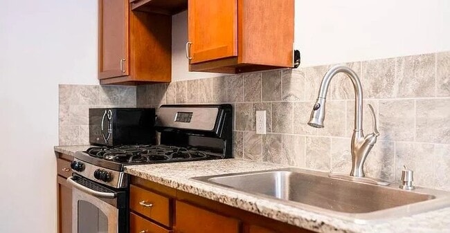 3444 Colfax Ave S, Unit 1 in Minneapolis, MN - Foto de edificio - Building Photo