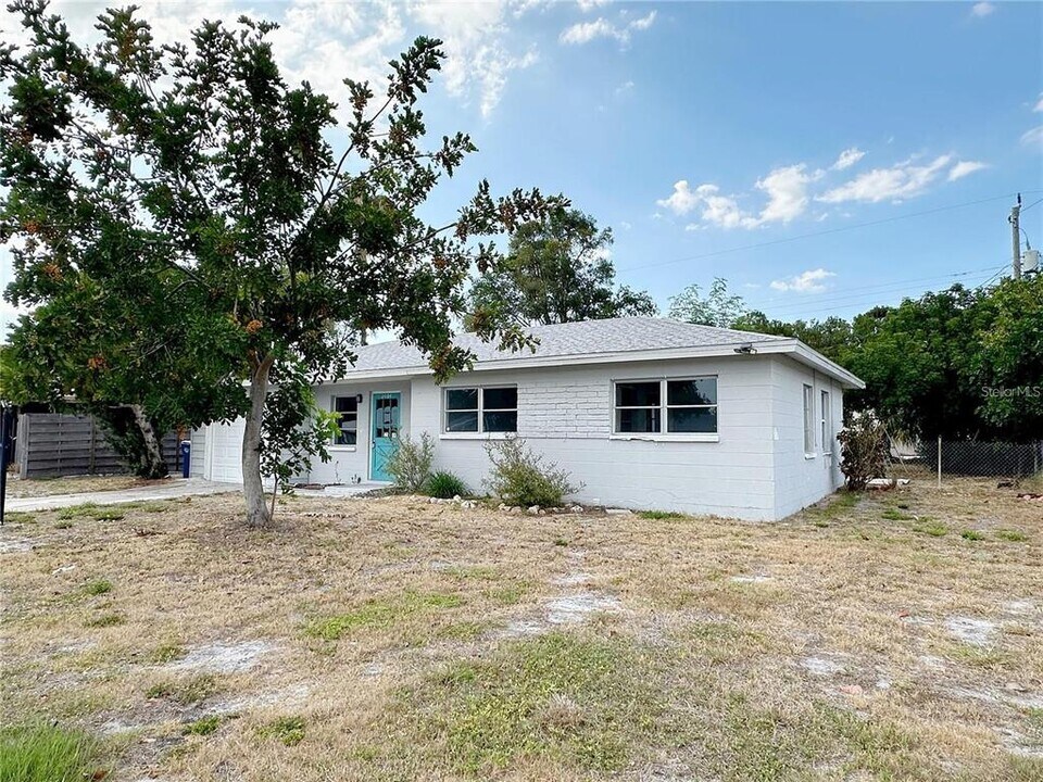 2404 Florida Blvd in Bradenton, FL - Building Photo