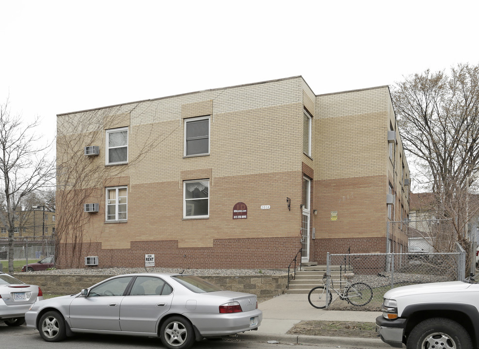 2014 3rd Ave S in Minneapolis, MN - Building Photo