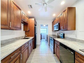 5806 Liverpool Dr in Tampa, FL - Building Photo - Building Photo